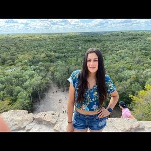 Meet your Posher, Paula andrea